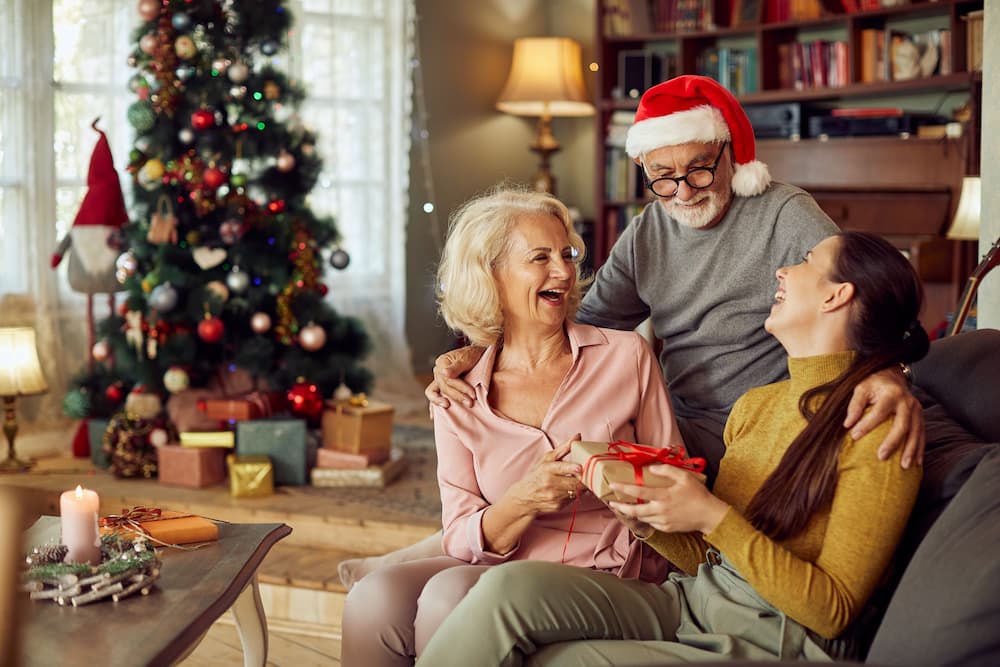 Navigating the Holidays: Recognizing Early Signs of Dementia in Aging Parents